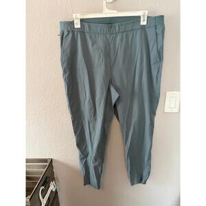 The North Face pants size 2X. 27in inseam